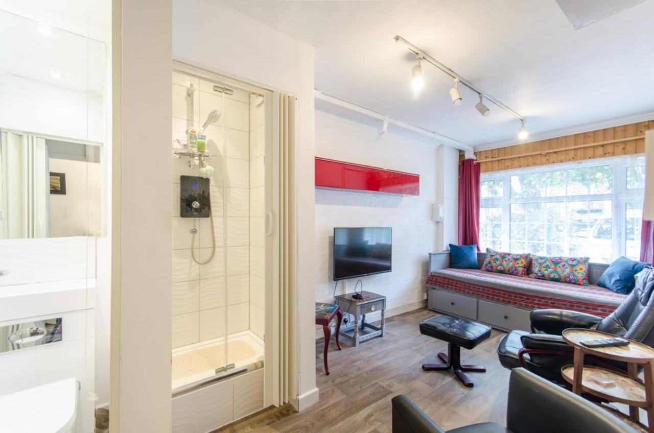 Leeward Gardens With Ensuite Лондон Экстерьер фото
